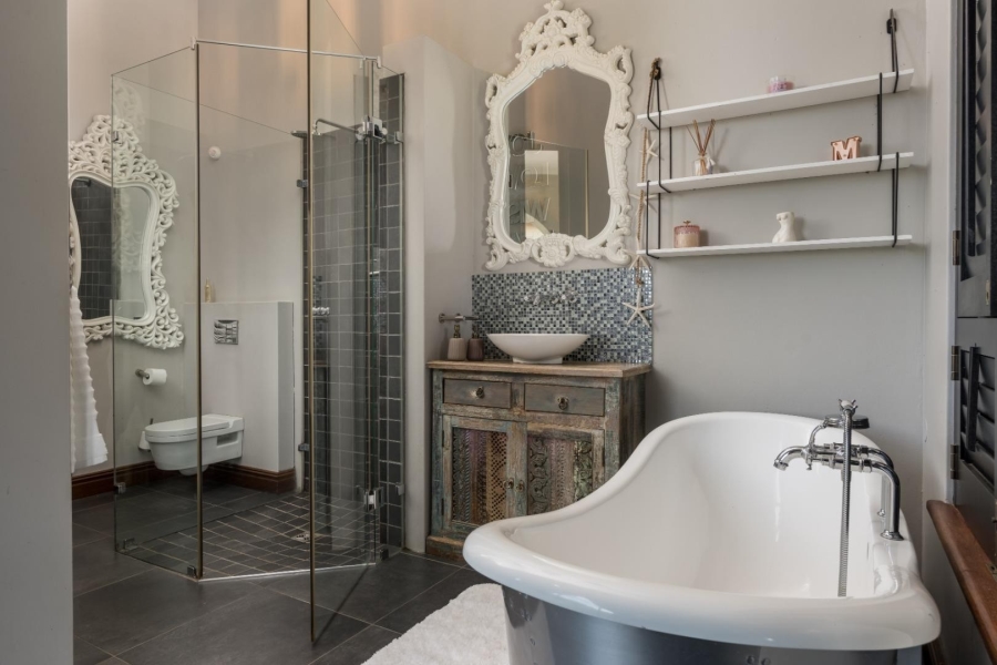 5 Bedroom Property for Sale in Winelands Western Cape